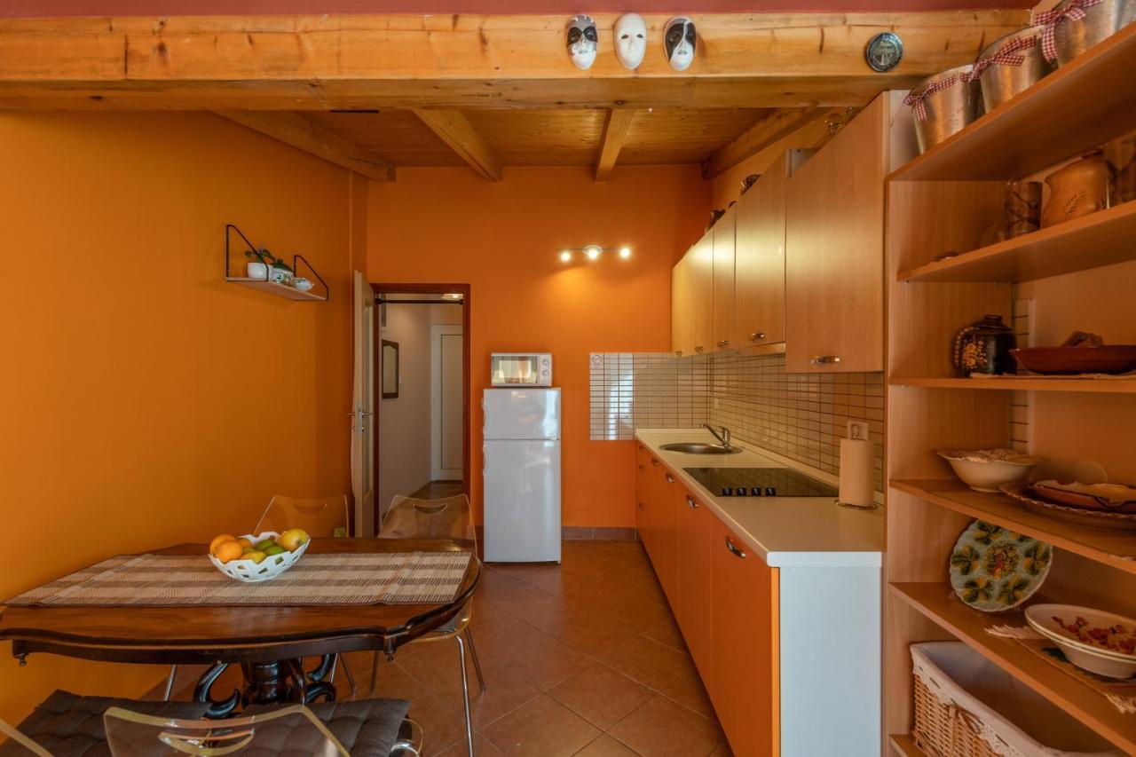 Apartment Orange 29 Ровінь Екстер'єр фото