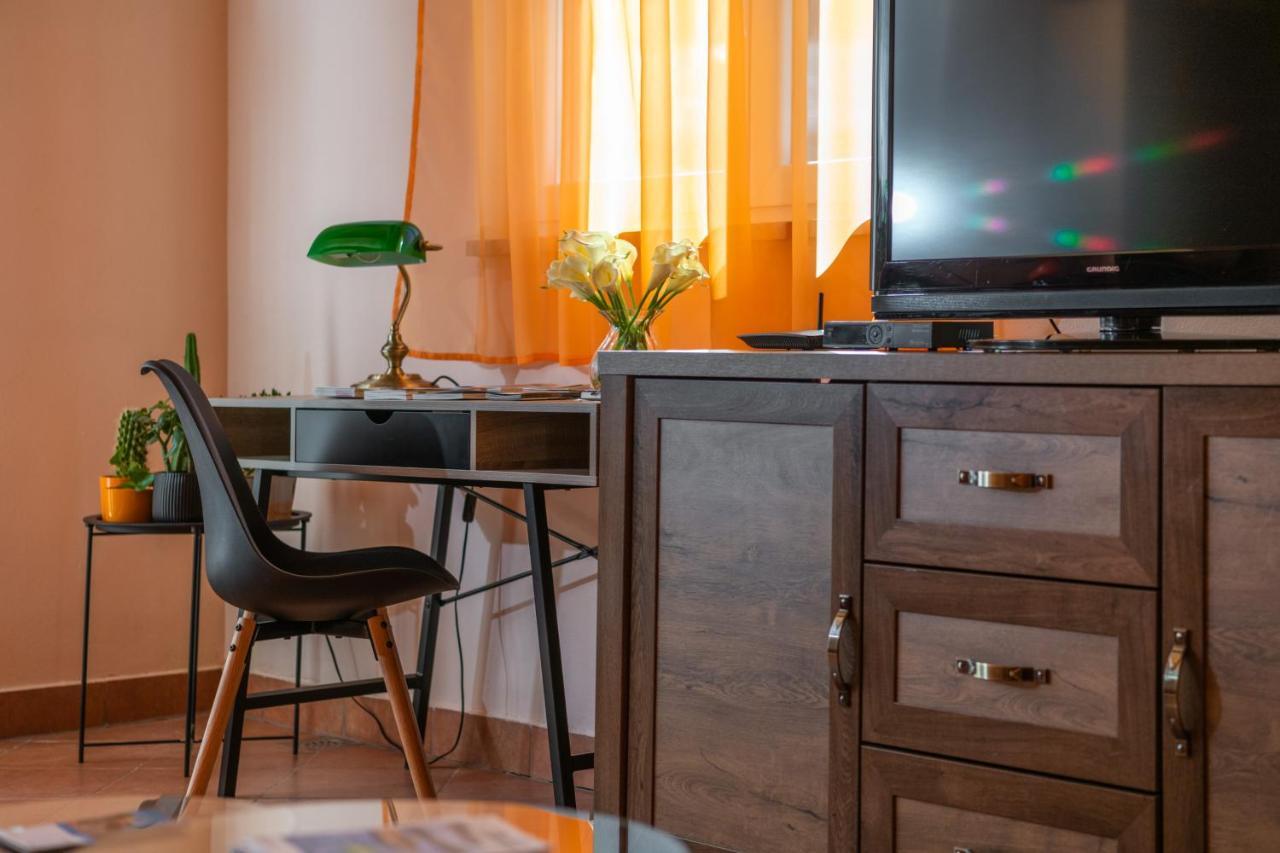 Apartment Orange 29 Ровінь Екстер'єр фото